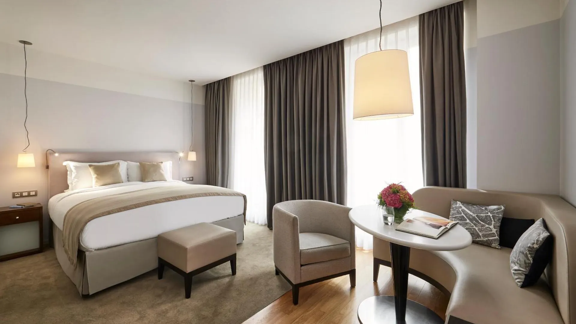 Sofitel Paris Arc De Triomphe Hotel