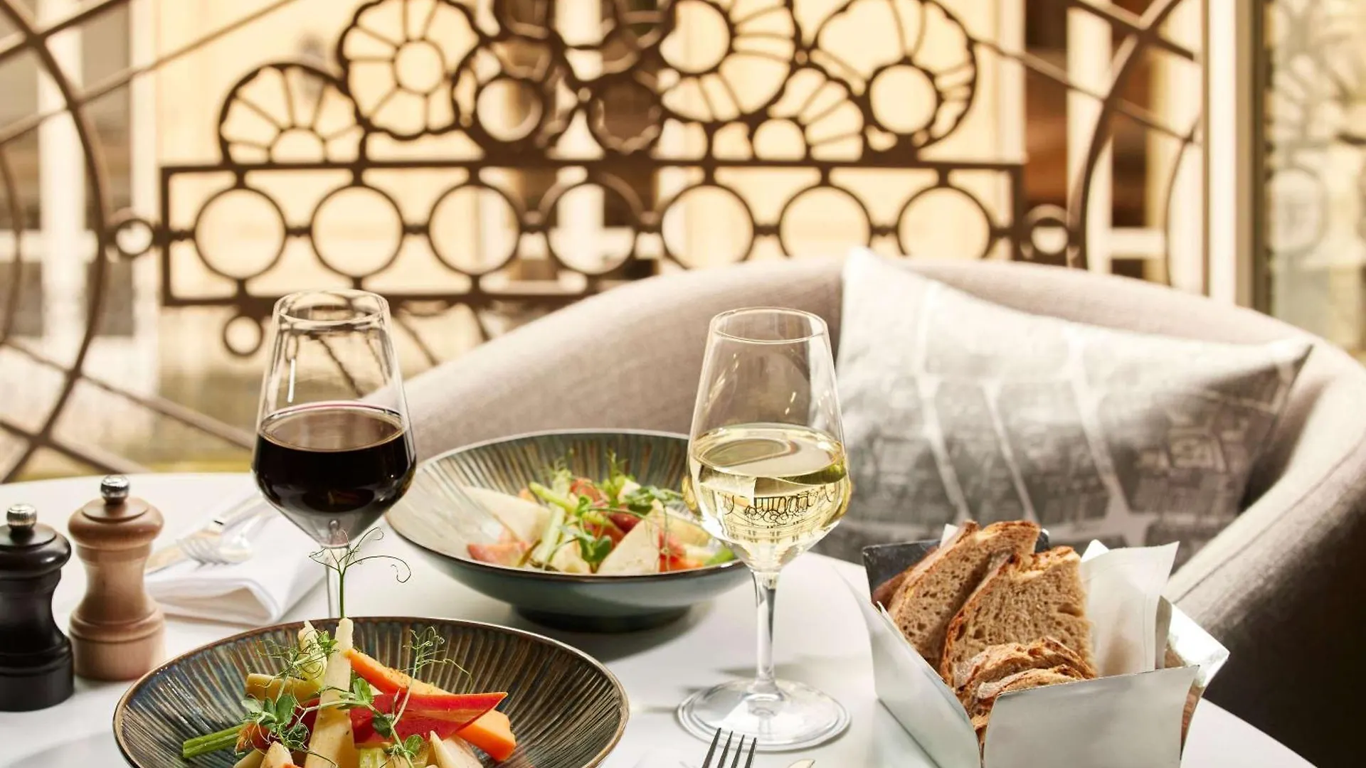 Sofitel Paris Arc De Triomphe Hotel