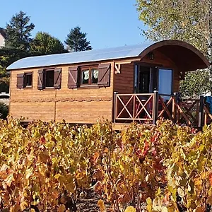 la-roulotte-de-chiroubles.hotels-rhonealpes.com/