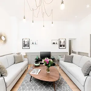 Livinparis - Luxury 3 & 4 Bedrooms Montmartre I Apartment