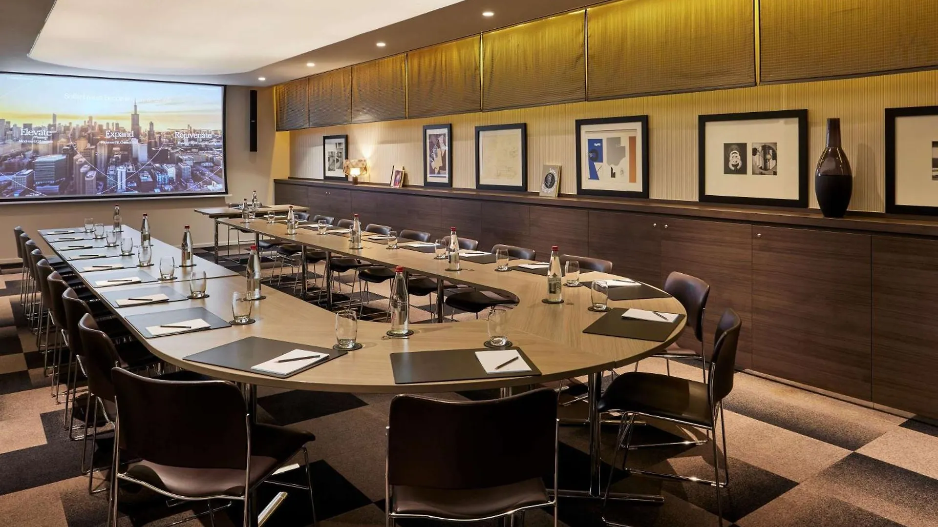 Hotel Sofitel Paris Arc De Triomphe
